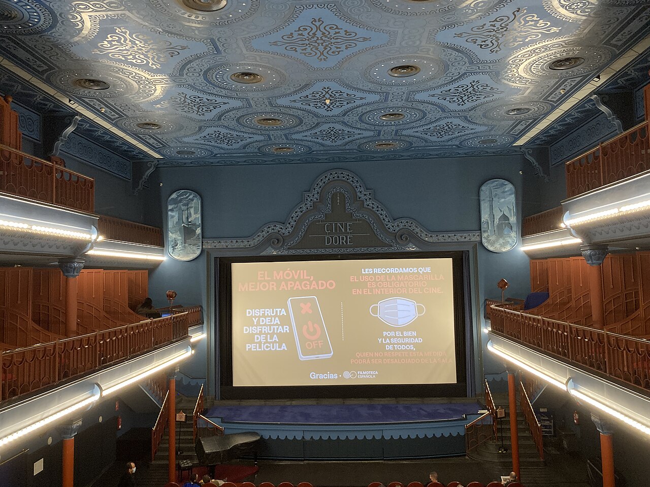 Sala histórica modernista del Cine Doré (Filmoteca Española) en la calle Santa Isabel de Madrid