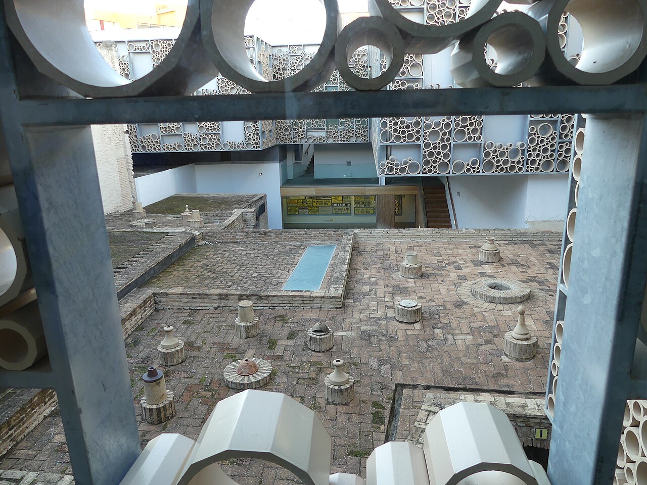 Antiguos hornos de ladrillo y azulejería histórica en el Centro Cerámica Triana